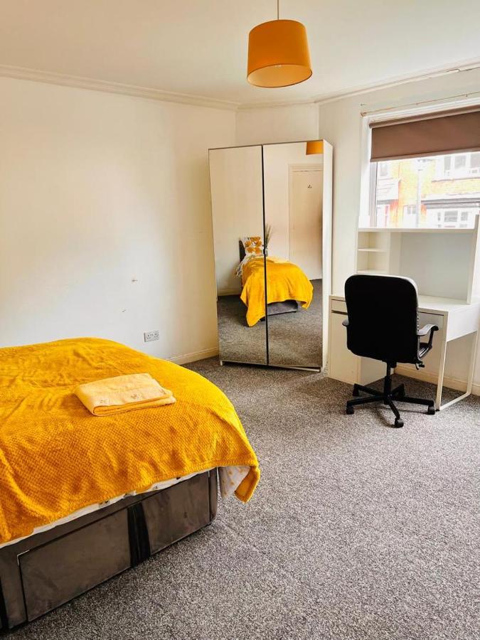 Private Room Close To Leeds University And City Centre מראה חיצוני תמונה