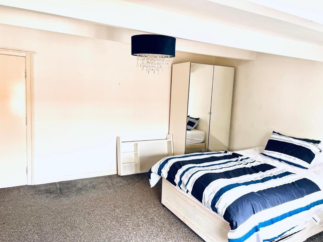 Private Room Close To Leeds University And City Centre מראה חיצוני תמונה