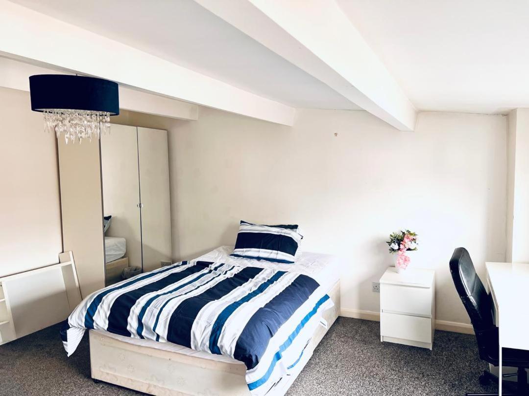 Private Room Close To Leeds University And City Centre מראה חיצוני תמונה