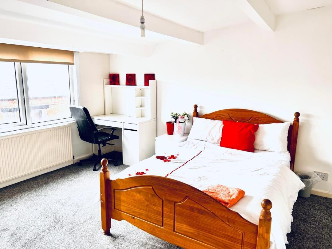 Private Room Close To Leeds University And City Centre מראה חיצוני תמונה