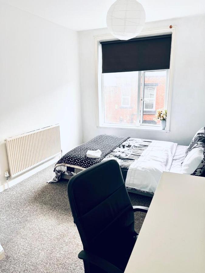 Private Room Close To Leeds University And City Centre מראה חיצוני תמונה
