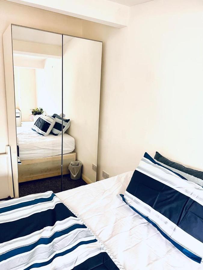 Private Room Close To Leeds University And City Centre מראה חיצוני תמונה